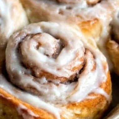 Homemade cinnamon rolls with cream cheese icing, ready in one hour.